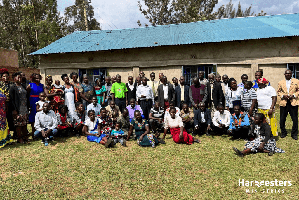 Pastoral training in Kenya. Students of Harvesters Ministries.