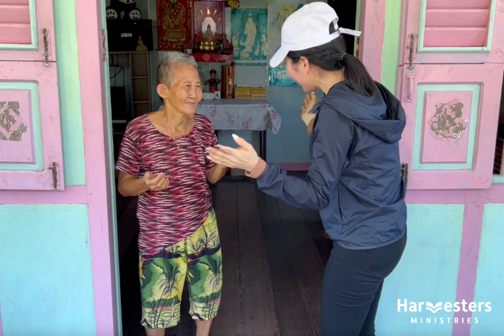 Reaching out in Borneo. Harvesters Ministries